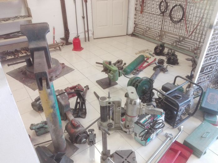MAQUINARIA, HERRAMIENTA DE SUJECION, HERRAMIENTA AUTOMOTRIZ